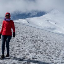IMG_5704 08/10/2019 - De nouveau ensembles, Jo admire les pentes enneigées du volcan Osorno (sans ski). For the first time I approach the top of Orsorno - have watched...